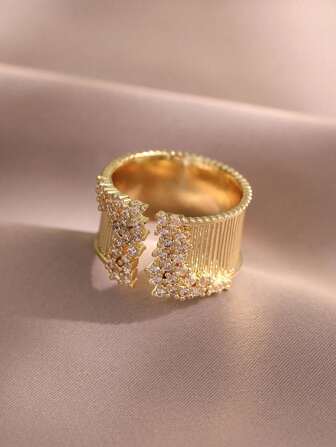 1pc Fashionable Wide Copper Ring With Micro-Set Square Cubic Zirconia Stone, Suitable For Women To Wear As Daily Accessories Or As Wedding / Engagement / Jewelry Gift