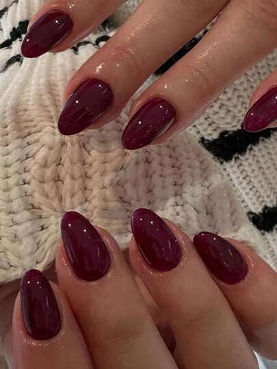 24 قطعة من أظافر الكندر القصيرة الزائفة ذات اللون الأحمر المطفي مع ملف أظافر واحد وجل جيلي واحد للضغط على الأظافر، مستلزمات الأظافر