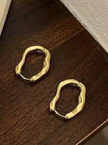 2pcs Minimalist Polished Metallic Hoop Earrings, Asymmetrical Geometric Design Golden Cold Style Goddess Earrings For Women Winter Gifts - Earrings - View 7