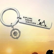 Llavero con dije de brújula "Explorar, soñar, descubrir" - Regalo de aventura, viaje y graduación para parejas - Plateado - Ver 5