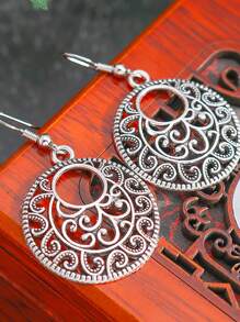 1 Pair Of Vintage Hollowed-Out Flower Earrings For Women Daily Wear Valentines