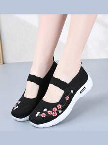 Women Slip-On Casual Walking Shoes With  Embroidery And Rounded Anti-Slip Toe - Black - View 3