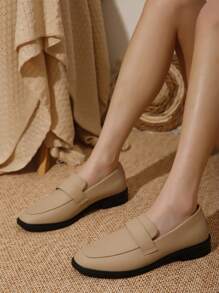 Women's Fashionable Low-Heeled Loafers For Casual Wear