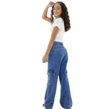 Calça Jeans Bolso Cargo Wide Leg Infantil Menina Pantalona - Lavagem escura - Visão 2