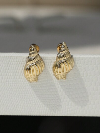 2 piezas de simples aretes conchas marinas pequeñas doradas con elementos de playa y océano, para juegos de playa y uso diario