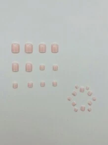 24 Stück minimalistische bright weiße künstliche Zehennägel mit französischer weißen Randdekoration - einfach anwendbare, kurz-quadrate falsche Zehennägel, für tägliche Mode geeignet + 1 Stück Gelee-Kleber + 1 Stück Nagelfeile Nagelbedarf