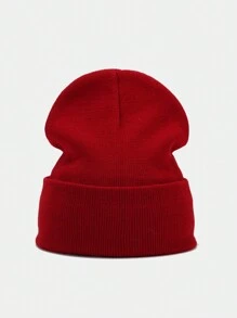 A Unisex Custom-Made Brimless Knitted Cap With Embroidered Lettering, Suitable For Couples, And A Perfect Everyday Mother's Day Gift.