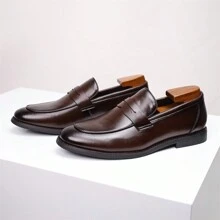 Herren Slip-On Loafer mit Rundkappe, bequem, legere Business-Schuhe im englischen Stil mit Ledersohle, leicht, rutschfeste Bootsschuhe, geeignet für Geschäftstreffen und Bankette, vielseitig und modisch