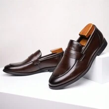 Herren Slip-On Loafer mit Rundkappe, bequem, legere Business-Schuhe im englischen Stil mit Ledersohle, leicht, rutschfeste Bootsschuhe, geeignet für Geschäftstreffen und Bankette, vielseitig und modisch