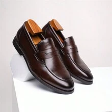 Herren Slip-On Loafer mit Rundkappe, bequem, legere Business-Schuhe im englischen Stil mit Ledersohle, leicht, rutschfeste Bootsschuhe, geeignet für Geschäftstreffen und Bankette, vielseitig und modisch