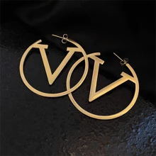 1雙鍍金鈦鋼V形字母鏤空圓耳環合適的適用於女性每天穿戴,派對和節日 - 金色 - 查看 21