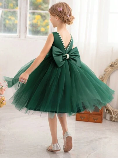 少女绿色珍珠装饰蝴蝶结露背深V领圣诞派对公主裙，适合女孩生日派对、宴会、舞会、婚礼、花童、舞台表演等场合