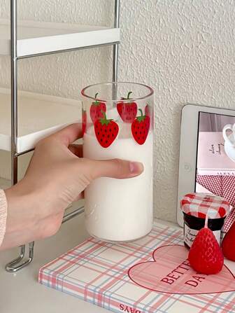 One 350ml Heat-Resistant High Borosilicate Glass Cup With Fresh And Simple Strawberry Pattern Suitable For Office And Home Use, Four Seasons, Christmas And Other Festivals