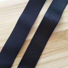 两件可调节男士衬衫，配有防滑锁扣，让您的衬衫一整天都塞在裤腰里！万圣节外出装、婚礼派对以及秋冬配饰万圣节服装的理想礼物之选，适合青少年、青年、男士、休闲、户外、运动、度假、毕业礼物、生日、日常穿着。 - 彩色 - 查看 8