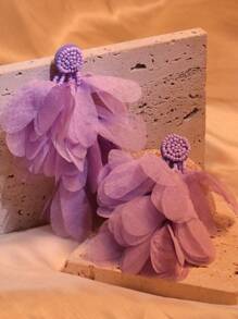 1 par de pendientes con borlas y flores de encaje adecuados para mujer para ser usados en la playa o diariamente