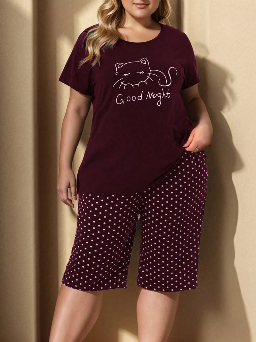 بيجامة نسائية مقاس كبير مطبوعة بالقطط، قميص بأكمام قصيرة وبنطال سبعة أرباع، باللون الأحمر، موديل جديد لربيع/صيف، ملابس - عنابي اللون - مشاهدة 1