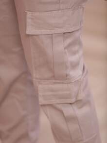 Calça colorida cargo com punho na perna com 8 bolsas
