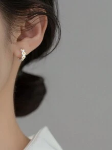 1 par de pendientes minimalistas de alta gama con gotitas de pegamento en forma de girasol blanco de moda