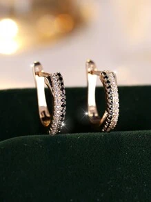 1 paire de Boucles d'oreilles élégantes minimalistes plaquées or avec pierres CZ noires et blanches, pour fiançailles, mariage et port quotidien