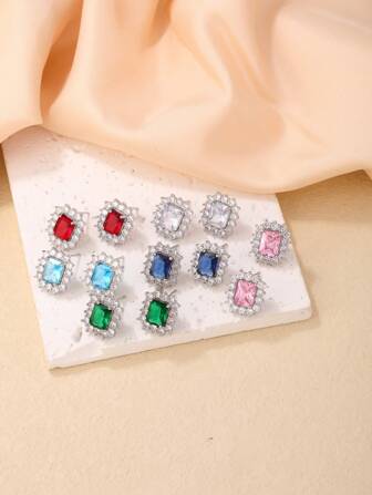 方晶鋯石和幾何裝飾耳釘