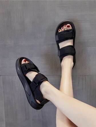 2024年新款女款運動涼鞋，夏季厚底輕便學生休閒鞋，開放式趾防滑平底羅馬涼鞋，適合跑步