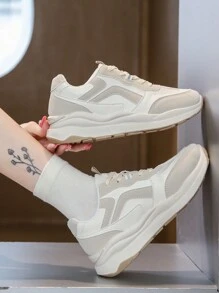 Nuove scarpe sportive casuali da donna con punta tonda, con design di allacciatura alla moda e materiale traspirante e confortevole