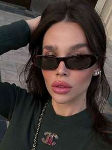 Kính mát mắt mèo thời trang dành cho nữ 2024 Thương hiệu sang trọng mới Kính hình bầu dục nhỏ Kính bảo hộ cho nữ Kính râm hình chữ nhật Phụ kiện đi biển dành cho nữ Kính râm Kính râm cơ bản và phù hợp với Áo len Quần jean Quần nỉ Áo khoác hoodie Váy và áo sơ mi dài tay Kính râm thời trang Trang phục thanh lịch Đi chơi cùng gia đình Du lịch Kỳ nghỉ Kỳ nghỉ cho Kỳ nghỉ hè trên bãi biển, Ngoài trời, Du lịch - màu xanh lá - Xem 8