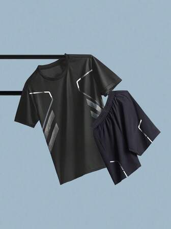 YINGHU Boyfriend Style Men's Quick Drying Ice Silk Short Sleeve T-Shirt And Shorts Sports Suit For Basketball, Running, Cycling, And Fitness Boyfriend Style Men Two Pieces Outfits