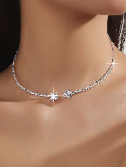 1pc Women Silver Heart Shaped Crystal & Cubic Zirconia Necklace, Suitable For Banquet Or Dress Valentine's Day Accessories