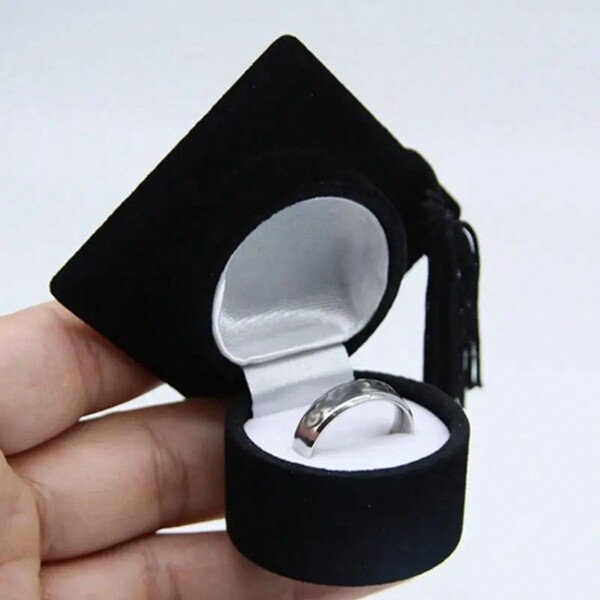 1pc Black Graduation Jewelry Packaging Box, Excellent Ring Container, Multi-Functional Jewelry Storage Box, Wear-Resistant Flannel Ring Box, Graduation Cap Shaped Ring Storage Box, Graduation Gift, Gift For Friends, Gift For Girlfriend