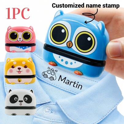 1 con dấu chữ ký hoạt hình tùy chỉnh, đồ dùng học tập, con dấu tên hoạt hình cá nhân hóa, con dấu tên tự động đóng mực hoạt hình tự làm, con dấu để ký tên, con dấu tên chống thấm nước cho quần áo, sao chép chữ ký viết tay của bạn, 4 màu: Xanh dương/Hồng/Vàng/Trắng, quà tặng tiệc tùng.