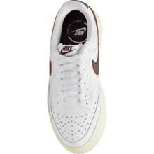 Zapatilla de deporte Nike Court Vision con plataforma alta - Blanco/ Marrón Barroco-Vela - Ver 3