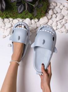 2024 Women's New Shark Slippers, Parent-Child Style, Popular Couple Style, Cute And Comfortable For Indoor And Outdoor Use, Anti-Slip, Large Size Home Slippers, 32-35 Size Is Suitable For Children, This Model Runs Small, Please Order One Size Up.