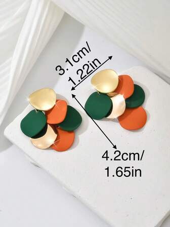 2pcs Fashionable Minimalist Geometric Circle Iron Piece DIY Combination Multi-Color Leopard Print Craft, New Added Cow Print Geometric Combination Earrings, Oval Leopard Print Iron Ring Gold Stud Earrings, Suitable For Women To Wear Daily, Party, Date, Banquet. The Metal Surface Is Handcrafted, There May Be Small Foreign Objects, But It Is Very Beautiful. Thank You.