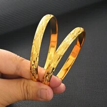 4 pièces Bracelets ouverts arabes classiques de luxe dorés, cadeau de bijoux parfait pour la fête d'anniversaire de femmes africaines