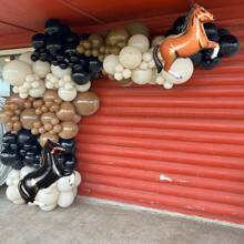 復古西部牛仔馬氣球花藤拱門套件，農場馬形鋁箔氣球，生日派對背景牆裝飾，派對用品牛仔馬氣球花藤拱門套件，非常適合生日、節日和家居裝飾用品 - Cowboy Horse Balloon Garland Arch Kit - 查看 4