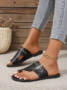Nuevas sandalias de verano tipo chanclas con diseño de murciélago gótico y remaches para tallas grandes, estilo punk del milenio, para uso casual, de fiesta o playa para mujeres
