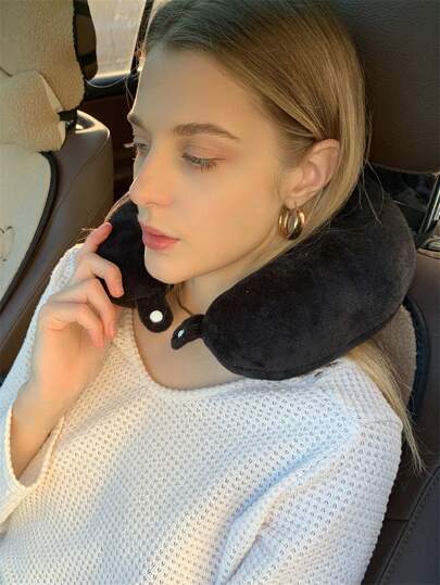 One Black Plain U-Shaped Pillow With Buckle, Suitable For Office Nap, Long-Distance Travel, Plane Or Car Sleeping Pillow, Convenient To Carry, Universal Pillow