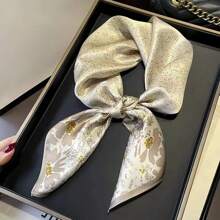 1 件女式 70 厘米缎面围巾，带仿头巾，适合颈部头部，卡其色发饰，带有小花朵印花，非常适合度假和日常佩戴优雅的头巾、发带、头带非常适合装扮您的情人节 - 卡其色 - 查看 3