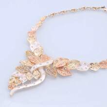 1pc Fashionable Crystal Leaf Gold-Colored Jewelry Set, Including Necklace, Earrings, Bracelet And Ring, Suitable For Women's Wedding Party Outfits, Gift Set