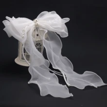 1只白色帶珍珠裝飾的緞帶蝴蝶結髮夾，非常適合新娘、婚紗攝影和沙灘婚禮 - 白色 - 查看 1