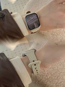 1入Beige女士真皮手錶錶帶，適用於 Apple Watch 8 7 6 5 4 3 2 1 SE Ultra 9 40mm 44mm 41mm 45mm 49mm 38mm 42mm，奶茶系列~柔軟的荔枝皮紋理真皮表帶，进口面料质地非常好，超薄腰设计，Apple Watch配件，更換手機表帶 - Pearl White - 查看 2