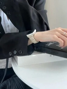 1入Beige女士真皮手錶錶帶，適用於 Apple Watch 8 7 6 5 4 3 2 1 SE Ultra 9 40mm 44mm 41mm 45mm 49mm 38mm 42mm，奶茶系列~柔軟的荔枝皮紋理真皮表帶，进口面料质地非常好，超薄腰设计，Apple Watch配件，更換手機表帶 - Pearl White - 查看 6