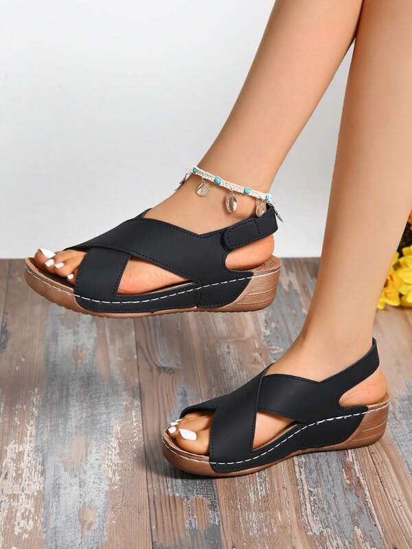 Sandálias de salto com estilo romano e bico aberto em tamanho plus size para mulheres de verão, estilo Europeu e Americano.