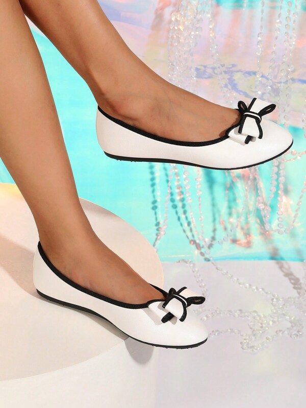 OMS Flache Schuhe mit Schleife, Loafers mit leicht ausgeschnittenem Vorderteil, sommerliche Outdoor-Schuhe für breite Füße, dünn, modisch, sexy, vielseitig, Slip-On Schuhe, weiche Sohle, milchweiß, runde Zehenform, ganzjährig tragbar