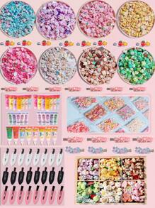 共34件DIY发饰套装，包括9个黑白发夹、2个随机颜色仿真花蕾（带2朵花头）、20个随机树脂配件、1个碎片配件，可爱发饰，共有八种颜色可选：（绿色、白色、粉色、玫瑰色、蓝色、紫色、黄色、咖啡色）。适合夏季和校园佩戴。