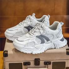 男士運動鞋，最新韓版透氣軟底跑步鞋，多功能厚底肥皂鞋