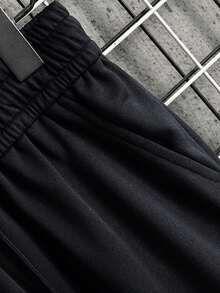 Bộ áo nỉ trùm đầu dáng rộng thời trang xuân thu cho nam phong cách bạn trai kèm quần chạy bộ có dây rút - màu đen - Xem 4