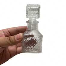 KIT Mini Garrafas De Vidro Sodo Calcico - 50ml Estilos enviados aleatoriamente