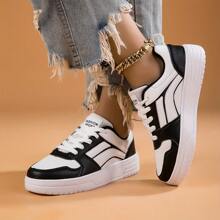 Chaussures de sport décontractées pour femmes, baskets basses à lacets et à semelle plate, chaussures de skateboard à bout rond, chaussures d'étudiant, chaussures à semelle blanche